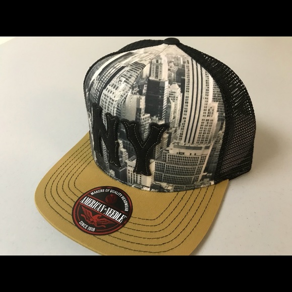 New York Mesh SnapBack Hat - Picture 2 of 6